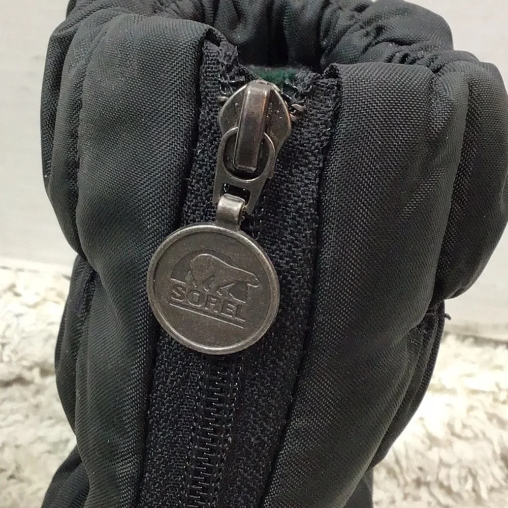 Sorel Puffy zip front waterproof snow boots with liner 8
